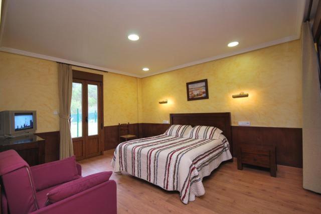Hotel Arenas De Cabrales- Apartamentos ภายนอก รูปภาพ