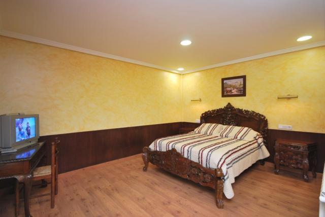 Hotel Arenas De Cabrales- Apartamentos ภายนอก รูปภาพ