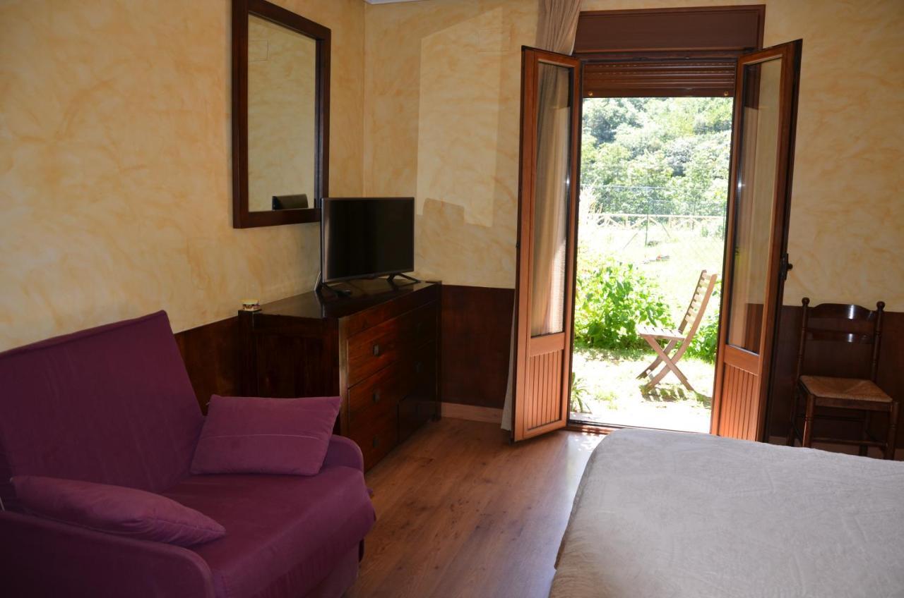 Hotel Arenas De Cabrales- Apartamentos ภายนอก รูปภาพ